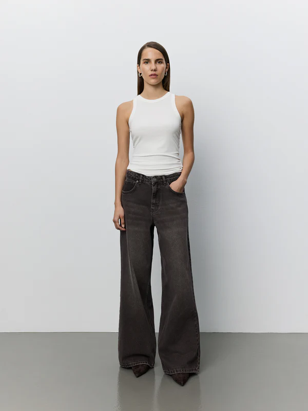 JULLIESW_TOP-Top-SNOS215-0100_White-1_9c0e49b7-f21e-4b60-9ab9-082deed1deb8
