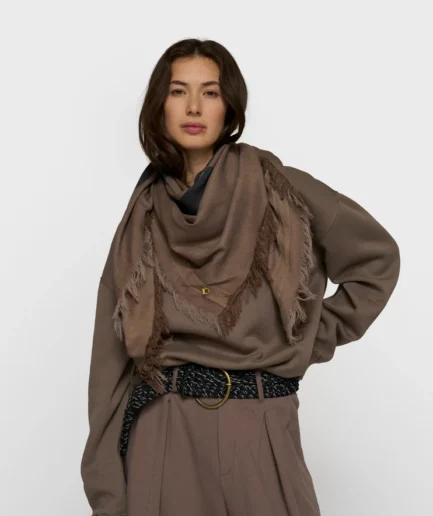 902 Scarf Love On Top